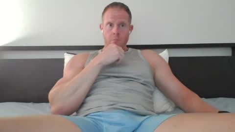 Snapshot of thickkredd8 chatting on 07/31/26, 11:04 thickkredd8 online show from 07/31/26, 11:04