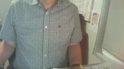 Snapshot of thickmelnik chatting on 12/25/24, 01:19 James online show from 12/25/24, 01:19