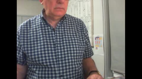 Snapshot of thickmelnik chatting on 12/31/24, 02:14 James online show from 12/31/24, 02:14