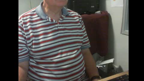 Snapshot of thickmelnik chatting on 01/05/25, 12:21 James online show from 01/05/25, 12:21