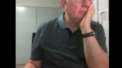 Snapshot of thickmelnik chatting on 01/07/25, 02:19 James online show from 01/07/25, 02:19