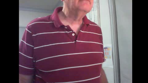 Snapshot of thickmelnik chatting on 01/11/25, 01:43 James online show from 01/11/25, 01:43