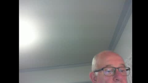 Snapshot of thickmelnik chatting on 01/24/25, 03:22 James online show from 01/24/25, 03:22