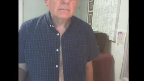 Snapshot of thickmelnik chatting on 02/07/25, 01:01 James online show from 02/07/25, 01:01