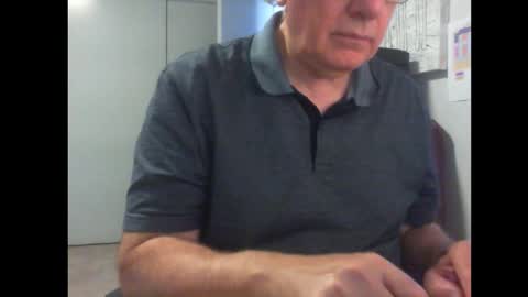 Snapshot of thickmelnik chatting on 02/14/25, 04:04 James online show from 02/14/25, 04:04