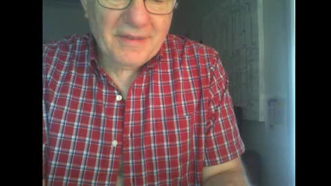 Snapshot of thickmelnik chatting on 02/21/25, 11:43 James online show from 02/21/25, 11:43