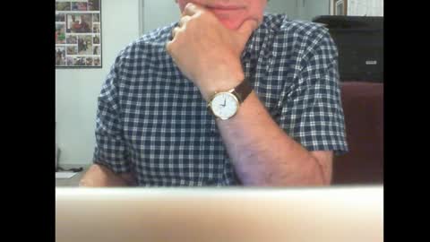 Snapshot of thickmelnik chatting on 03/02/25, 02:21 James online show from 03/02/25, 02:21