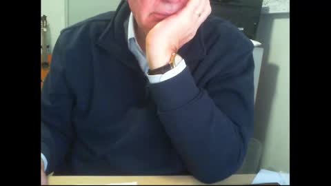 Snapshot of thickmelnik chatting on 09/23/25, 01:47 James online show from 09/23/25, 01:47