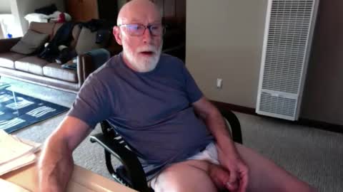 Snapshot of thickmorninwood chatting on 05/17/26, 02:02 thickmorninwood online show from 05/17/26, 02:02