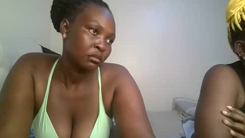 Snapshot of thicky_rue chatting on 12/16/25, 06:46 Rue online show from 12/16/25, 06:46