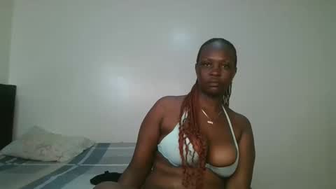 Snapshot of thicky_rue chatting on 05/15/26, 06:04 Rue online show from 05/15/26, 06:04