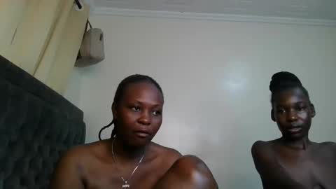 Snapshot of thicky_rue chatting on 06/03/26, 10:48 Rue online show from 06/03/26, 10:48