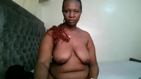 Snapshot of thicky_rue chatting on 06/08/26, 10:21 Rue online show from 06/08/26, 10:21
