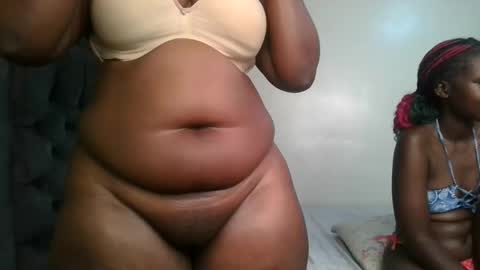 Snapshot of thicky_rue chatting on 06/11/26, 03:10 Rue online show from 06/11/26, 03:10