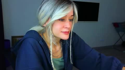 thief_of_hearts_ online show from 11/19/25, 10:43