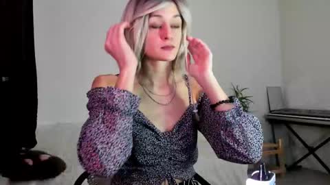 thief_of_hearts_ online show from 12/05/25, 01:36