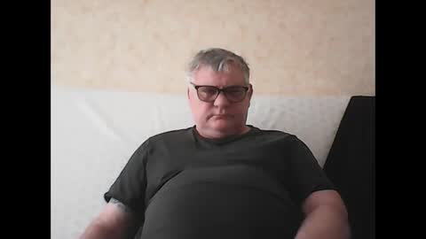 Snapshot of thierrysymp chatting on 12/23/24, 10:42 Thierrysymp online show from 12/23/24, 10:42