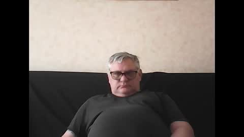 Snapshot of thierrysymp chatting on 01/01/25, 10:32 Thierrysymp online show from 01/01/25, 10:32