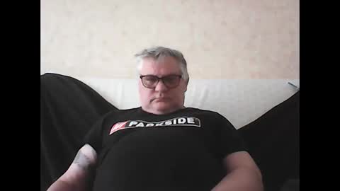 Snapshot of thierrysymp chatting on 01/15/25, 10:17 Thierrysymp online show from 01/15/25, 10:17