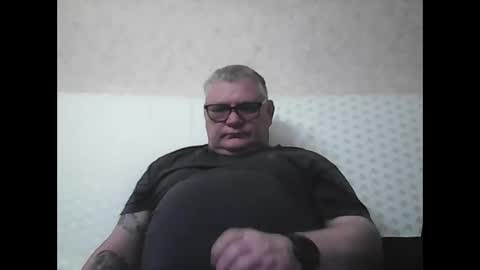 Snapshot of thierrysymp chatting on 02/15/25, 06:12 Thierrysymp online show from 02/15/25, 06:12