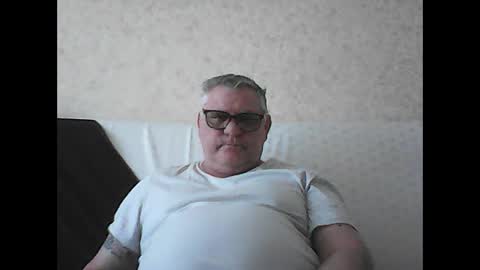 Snapshot of thierrysymp chatting on 03/05/25, 10:33 Thierrysymp online show from 03/05/25, 10:33