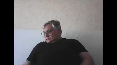 Snapshot of thierrysymp chatting on 09/30/25, 03:28 Thierrysymp online show from 09/30/25, 03:28