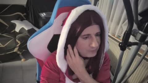 Snapshot of thihold chatting on 12/30/24, 07:42 thihold online show from 12/30/24, 07:42