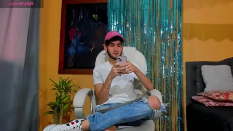 Snapshot of thiiago_tay chatting on 12/08/24, 08:04 Thiiago online show from 12/08/24, 08:04