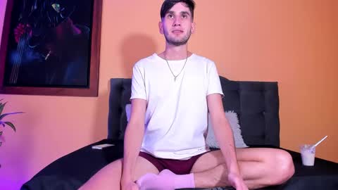 Snapshot of thiiago_tay chatting on 12/11/24, 09:23 Thiiago online show from 12/11/24, 09:23