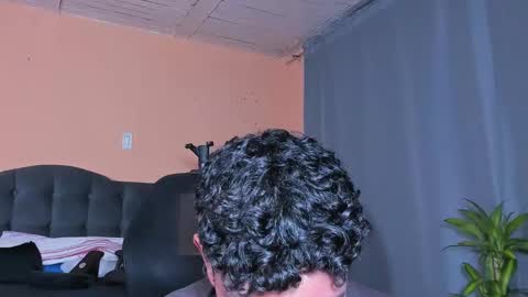 Snapshot of thiiago_tay chatting on 01/12/25, 12:07 Thiiago online show from 01/12/25, 12:07