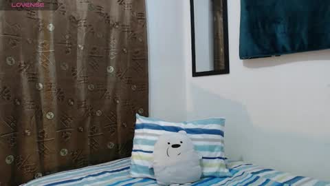 Snapshot of thiiago_tay chatting on 10/17/25, 06:49 Thiiago online show from 10/17/25, 06:49