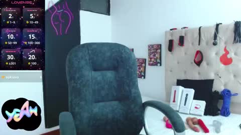 Snapshot of thin__tatto_ chatting on 11/13/25, 03:22 MADAME online show from 11/13/25, 03:22