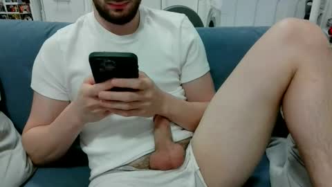 Snapshot of thinboy2 chatting on 12/15/25, 06:56 Thinboy2 online show from 12/15/25, 06:56