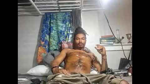 Snapshot of thinkfivestar chatting on 12/02/25, 11:04 Sotaurusthebull online show from 12/02/25, 11:04