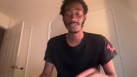 Snapshot of thirdlegkenny chatting on 11/17/25, 02:50 thirdlegkenny online show from 11/17/25, 02:50