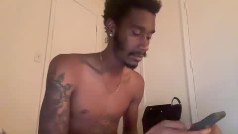 Snapshot of thirdlegkenny chatting on 11/25/25, 02:11 thirdlegkenny online show from 11/25/25, 02:11