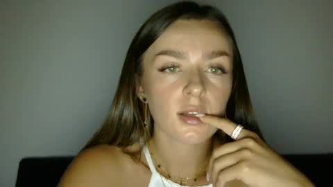 thisgirl_x online show from 07/22/26, 09:17