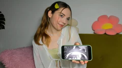 Snapshot of thisisamelia chatting on 12/01/24, 04:29 Amelia  shows on mondays fridays and sundays  if anything changes im giving updates on my fansly  online show from 12/01/24, 04:29