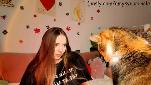 Snapshot of thisisamelia chatting on 01/05/26, 05:27 Amelia shows on mondays fridays and sundays if anything changes im giving updates on my fansly online show from 01/05/26, 05:27