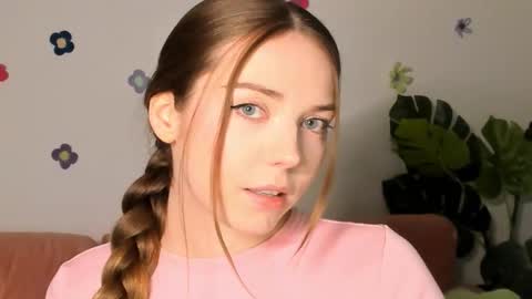Snapshot of thisisamelia chatting on 02/27/26, 02:17 Amelia shows on mondays fridays and sundays if anything changes im giving updates on my fansly online show from 02/27/26, 02:17