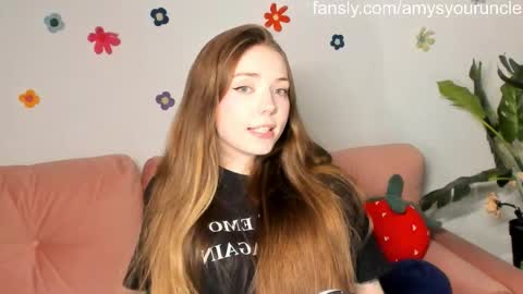 Snapshot of thisisamelia chatting on 04/10/26, 04:55 Amelia shows on mondays fridays and sundays if anything changes im giving updates on my fansly online show from 04/10/26, 04:55