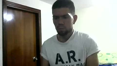 Snapshot of thomas2wood chatting on 05/13/26, 12:41 Thomas2Wood online show from 05/13/26, 12:41