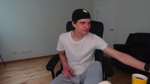 Snapshot of thomas_brons chatting on 06/18/26, 12:31 THOMAS BRONS online show from 06/18/26, 12:31