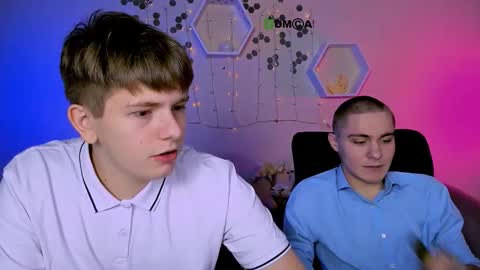 Snapshot of thomas_crow chatting on 11/17/25, 10:10 thomas_crow online show from 11/17/25, 10:10