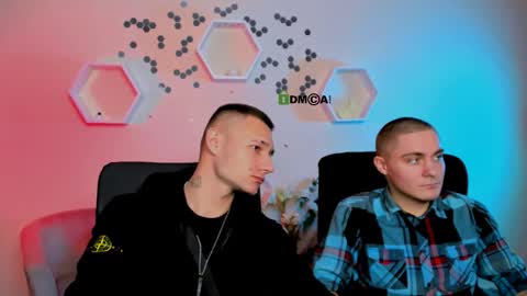 Snapshot of thomas_crow chatting on 11/20/25, 11:32 thomas_crow online show from 11/20/25, 11:32