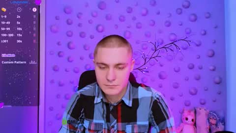 Snapshot of thomas_crow chatting on 12/21/25, 09:38 thomas_crow online show from 12/21/25, 09:38