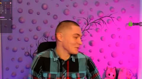 Snapshot of thomas_crow chatting on 12/22/25, 08:22 thomas_crow online show from 12/22/25, 08:22