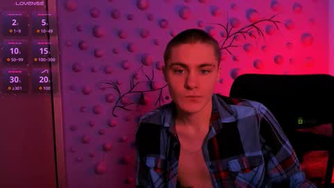 Snapshot of thomas_crow chatting on 01/08/26, 09:44 thomas_crow online show from 01/08/26, 09:44