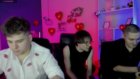 Snapshot of thomas_crow chatting on 02/15/26, 09:41 thomas_crow online show from 02/15/26, 09:41