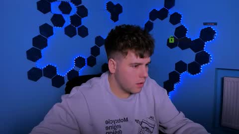 Snapshot of thomas_crow chatting on 02/21/26, 09:43 thomas_crow online show from 02/21/26, 09:43